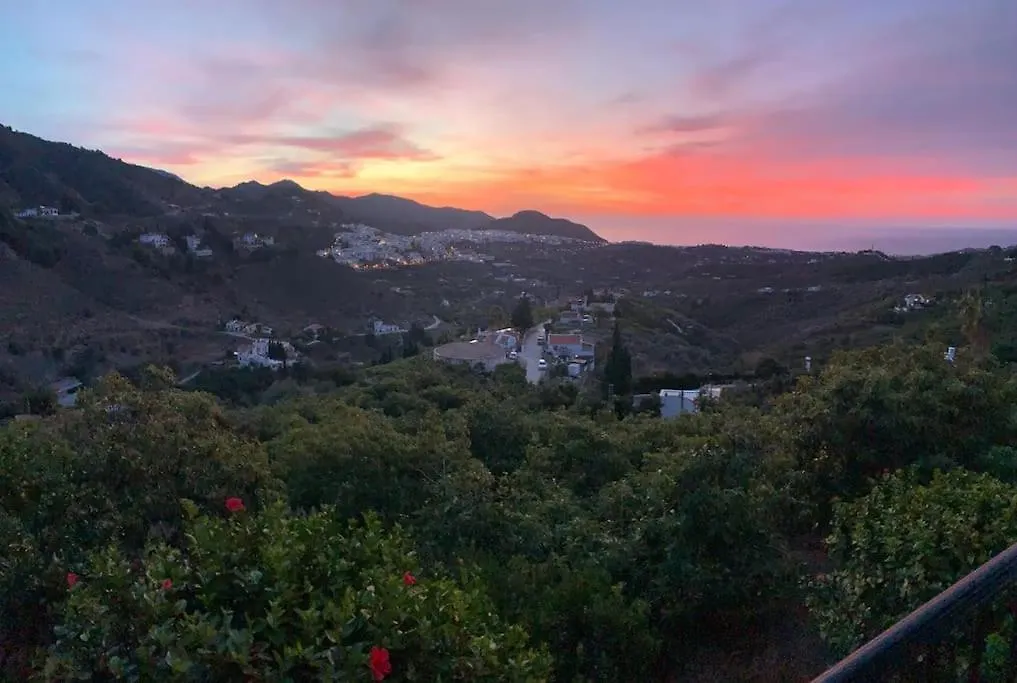 Villa En Frigiliana Con Piscina, Jacuzzi Y Espectaculares Vistas