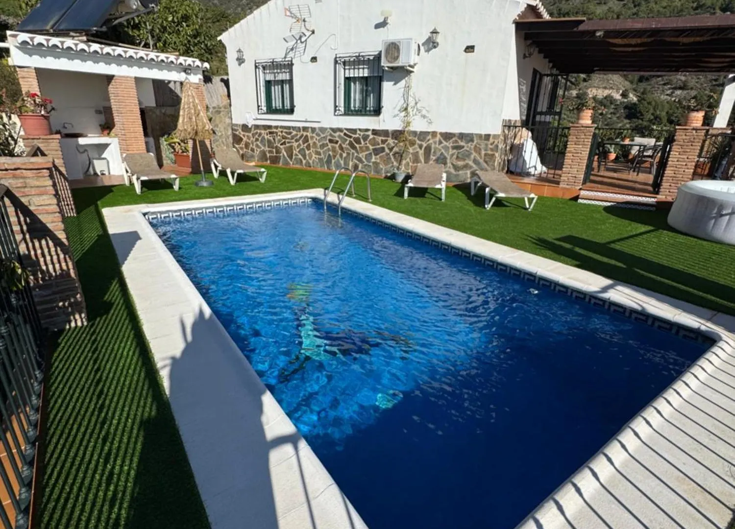 Villa En Frigiliana Con Piscina, Jacuzzi Y Espectaculares Vistas