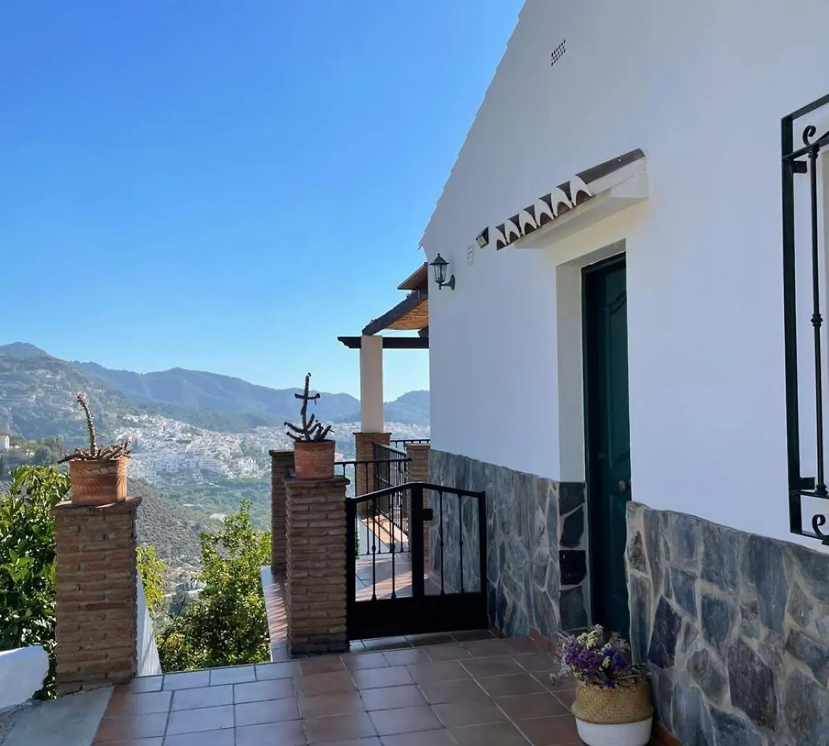 Villa En Frigiliana Con Piscina, Jacuzzi Y Espectaculares Vistas