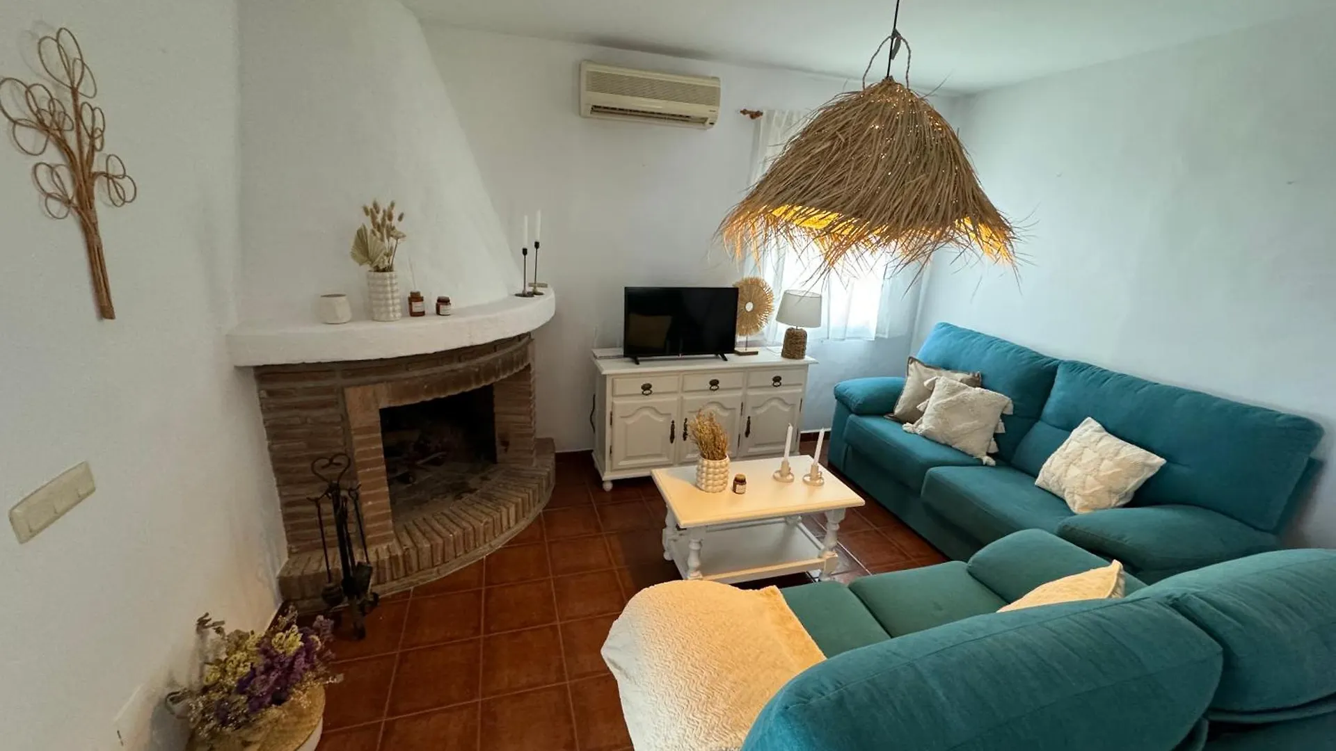 Villa En Frigiliana Con Piscina, Jacuzzi Y Espectaculares Vistas